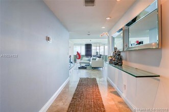 2127 Brickell Ave-Unit -1406 in Miami, FL - Building Photo - Building Photo