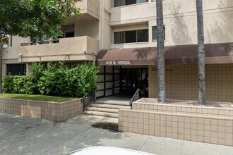 435 S Virgil Ave in Los Angeles, CA - Foto de edificio - Building Photo