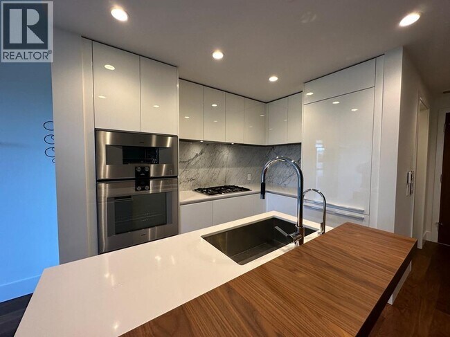 property at 389 W 59th Ave