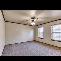 1216 SW 100th Terrace in Oklahoma City, OK - Foto de edificio - Building Photo