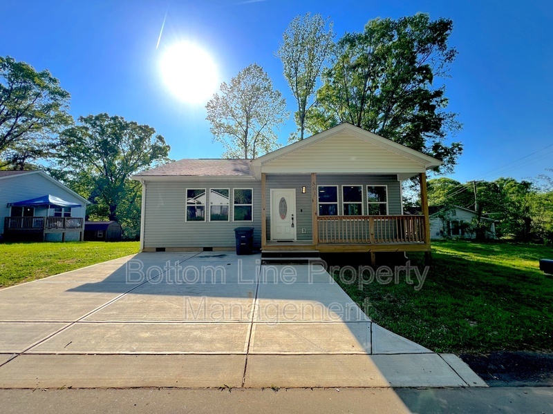 803 S Weldon St in Gastonia, NC - Foto de edificio
