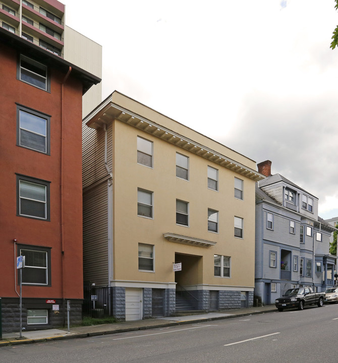 Victorian Apartments in Portland, OR - Building Photo