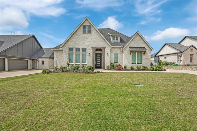 property at 506 Lakeshore Blvd
