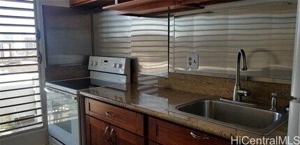 1556 Piikoi St in Honolulu, HI - Building Photo - Building Photo