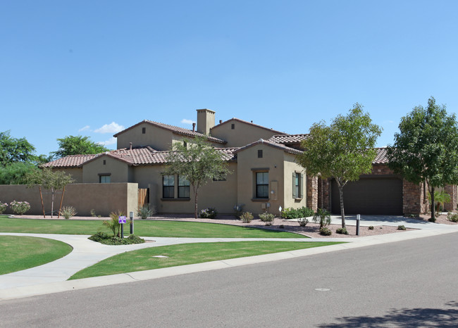 Crescent Falls at Fulton Ranch in Chandler, AZ - Building Photo - Building Photo