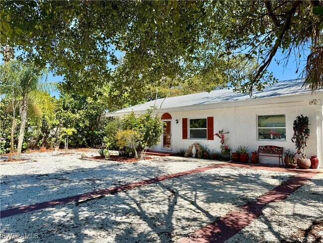 3781 Quails Walk