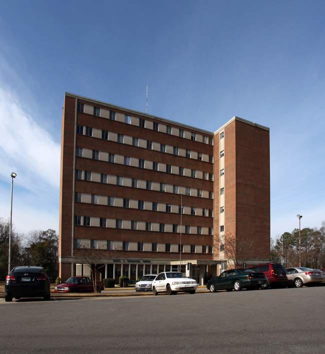 WR Tower Apartments in Tuscaloosa, AL - Building Photo - Building Photo