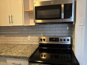 90 NE 68th St in Miami, FL - Building Photo - Building Photo