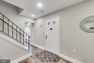 8530 Monticello Ave in Alexandria, VA - Building Photo