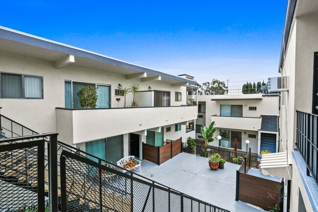 8220 Norton in West Hollywood, CA - Building Photo - Building Photo