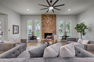 2205 Timberwood in Carrollton, TX - Building Photo - Building Photo