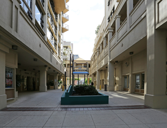 Marin Tower in Honolulu, HI - Building Photo - Building Photo