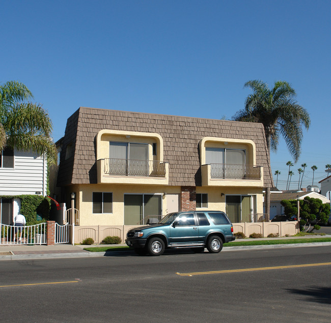 417 Ocean Ave in Seal Beach, CA - Building Photo - Building Photo