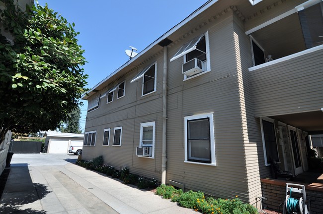 Miranda Apartments in Turlock, CA - Foto de edificio - Building Photo