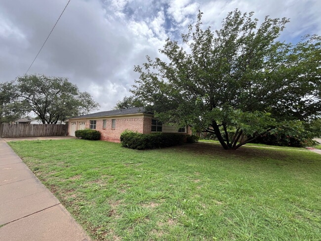 5301 22nd St in Lubbock, TX - Building Photo - Building Photo