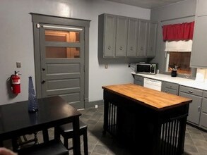 419 N Gilbert St in Danville, IL - Building Photo - Building Photo