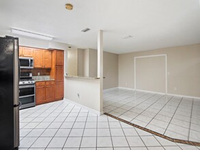 1219 S 10th St in Fort Pierce, FL - Foto de edificio - Building Photo