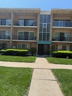 10314 S Komensky Ave in Oak Lawn, IL - Building Photo