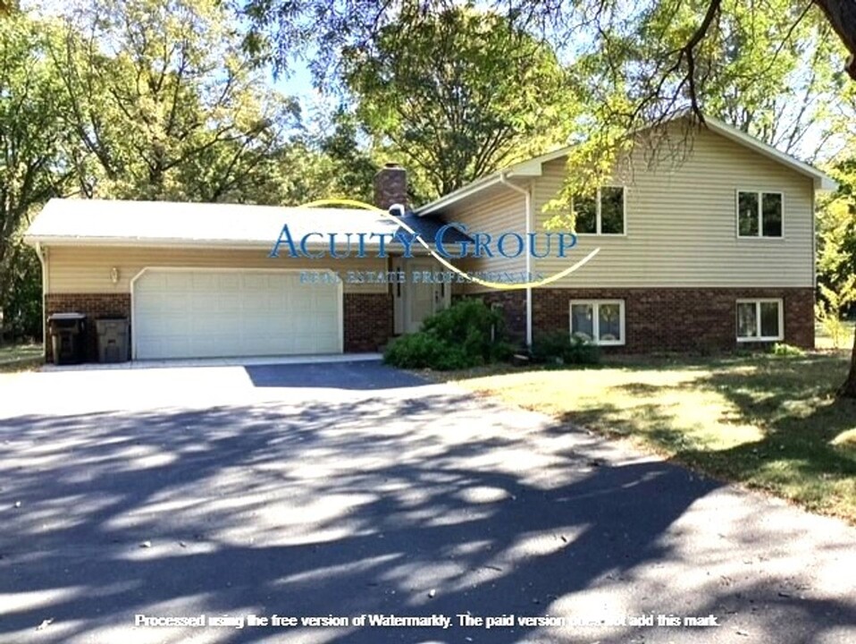 16511 Quartz St NW in Ramsey, MN - Foto de edificio