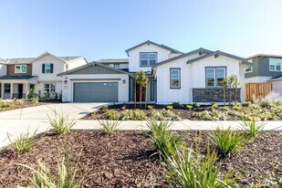 443 Royal Nat'l Rd in Vacaville, CA - Building Photo