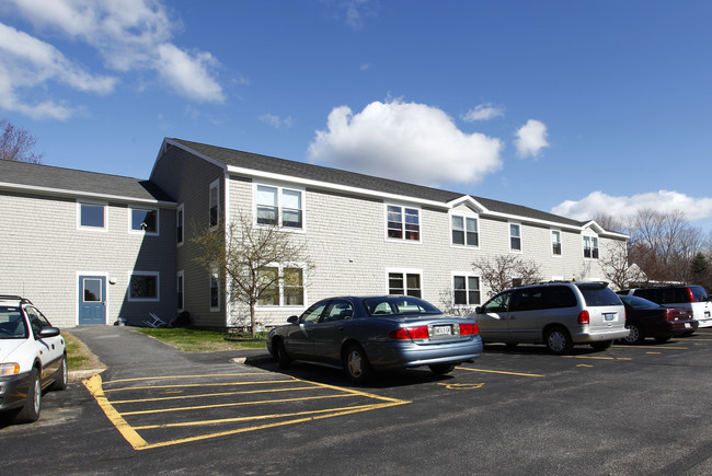 Woodside Apartments in Lisbon, ME - Building Photo - Building Photo