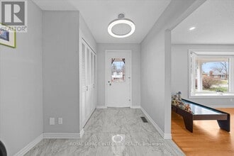 2147 Fillmore Crescent in Ottawa, ON - Building Photo - Building Photo