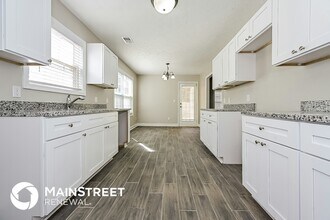 1505 Queen Elizabeth Dr in Locust Grove, GA - Foto de edificio - Building Photo