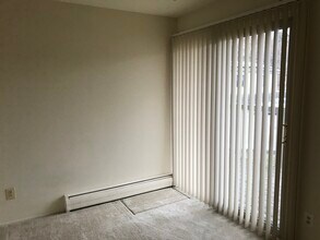 2315 Packard St, Unit A-207 in Ann Arbor, MI - Building Photo - Building Photo