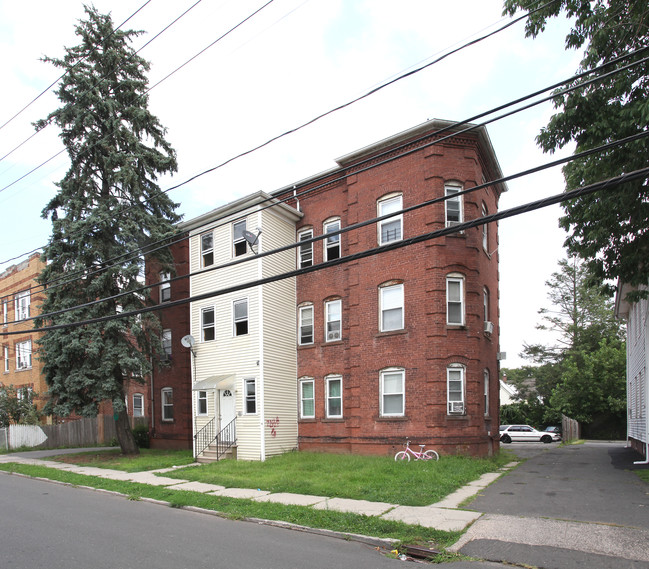 303 High St in New Britain, CT - Building Photo - Building Photo