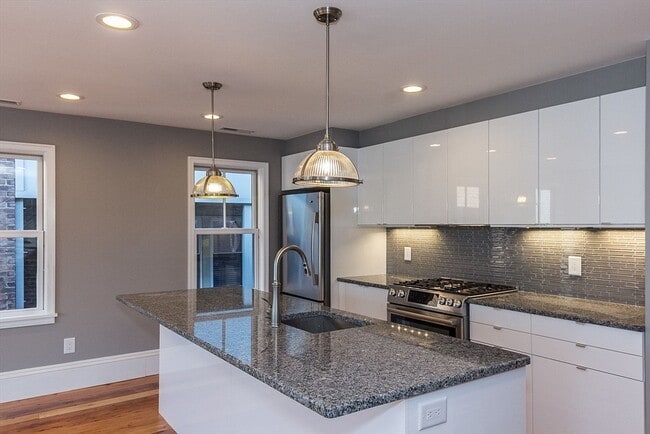 150-152 Huron Ave in Cambridge, MA - Building Photo - Building Photo