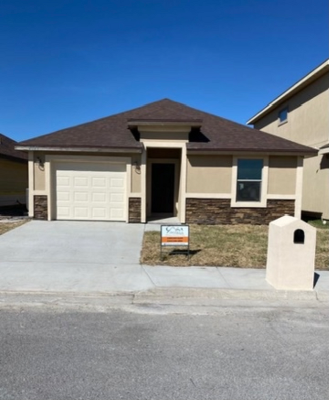 property at 2017 Treasure Oaks Dr