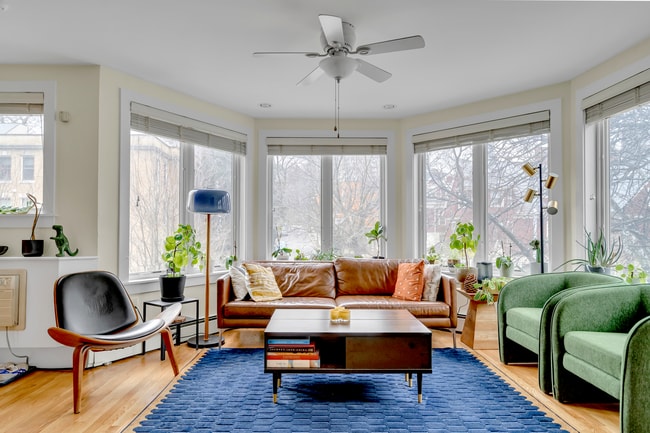 626 Washington St, Unit Apt 1 in Brookline, MA - Foto de edificio - Building Photo