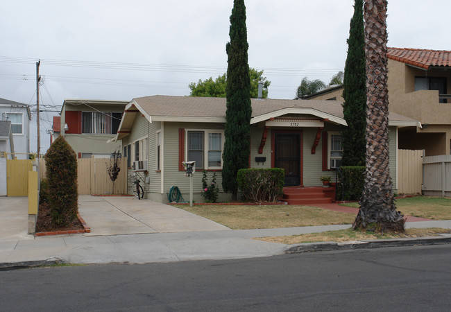 3750-3752 Herman Ave in San Diego, CA - Foto de edificio - Building Photo