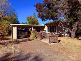 28 Westwood Way in Oroville, CA - Building Photo