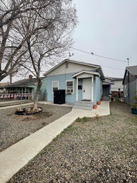 618 19th St in Sparks, NV - Building Photo
