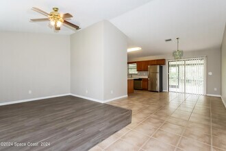 1155 31st Ave SW in Vero Beach, FL - Building Photo - Building Photo