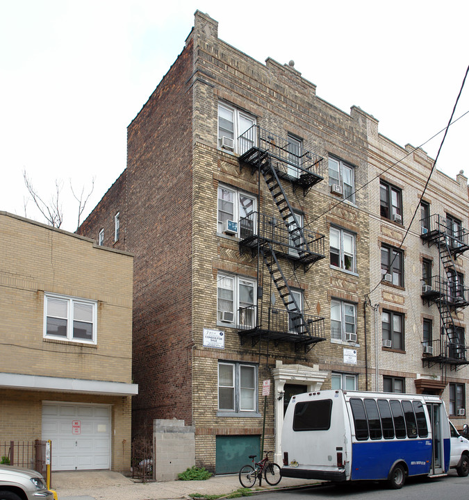 5309 Hudson Ave in West New York, NJ - Building Photo