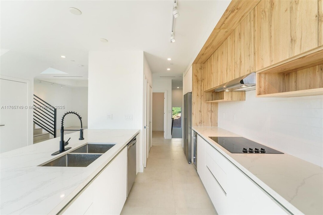 3345 SW 22nd Terrace in Miami, FL - Building Photo