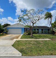 12157 Sycamore Ln in Wellington, FL - Building Photo