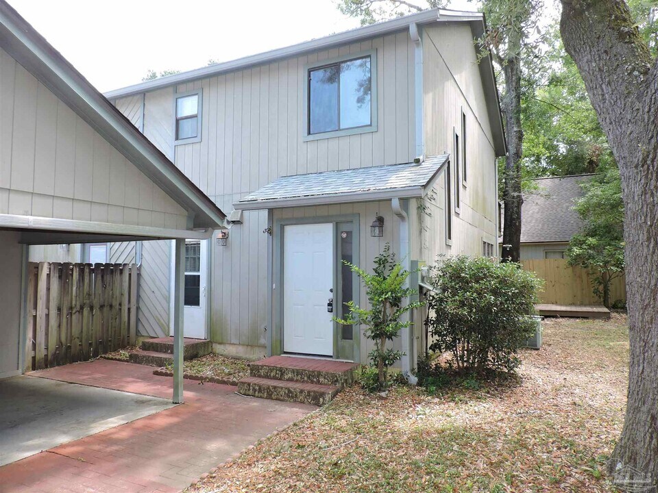 3501 Parkwood Ave in Pensacola, FL - Building Photo