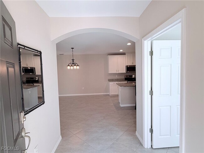 4387 Dutchess Park Rd in Ft. Myers, FL - Building Photo - Building Photo