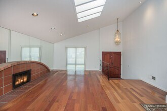 19201 Sherborne Ln in Huntington Beach, CA - Building Photo - Building Photo