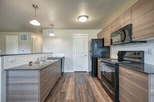 Ridgecrest Commons in Nampa, ID - Building Photo