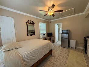 1837 22nd Ave, Unit B in Vero Beach, FL - Building Photo - Building Photo