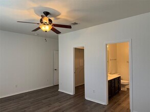 812 Watson Way in Pflugerville, TX - Foto de edificio - Building Photo