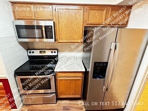 533 Aspen Glen Dr in Cincinnati, OH - Building Photo - Building Photo
