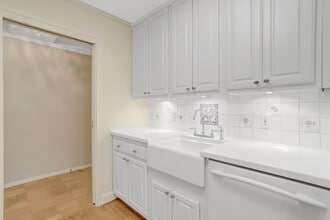 3800 Fairfax Dr, Unit #509 in Arlington, VA - Foto de edificio - Building Photo