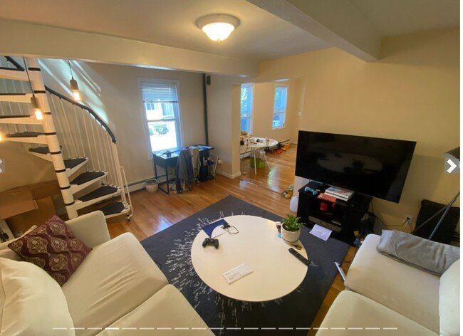 255 Beacon St, Unit 9-R in Somerville, MA - Foto de edificio - Building Photo