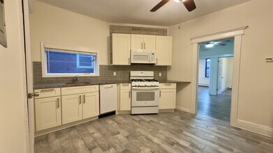 668-670-670 John F. Kennedy Blvd in Bayonne, NJ - Building Photo - Building Photo