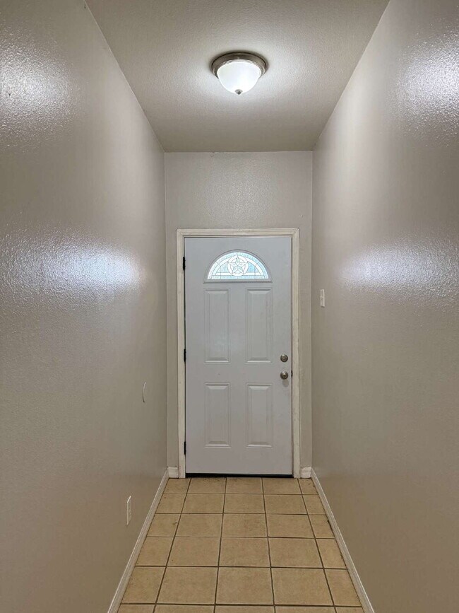 1823 Smoke Tree Ln in Dallas, TX - Building Photo - Building Photo